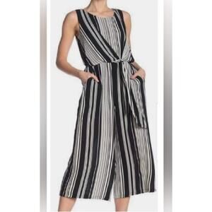 Luxology Women’s Striped White / Black Tie Front Jumpsuit Romper Size 18 NWT B25